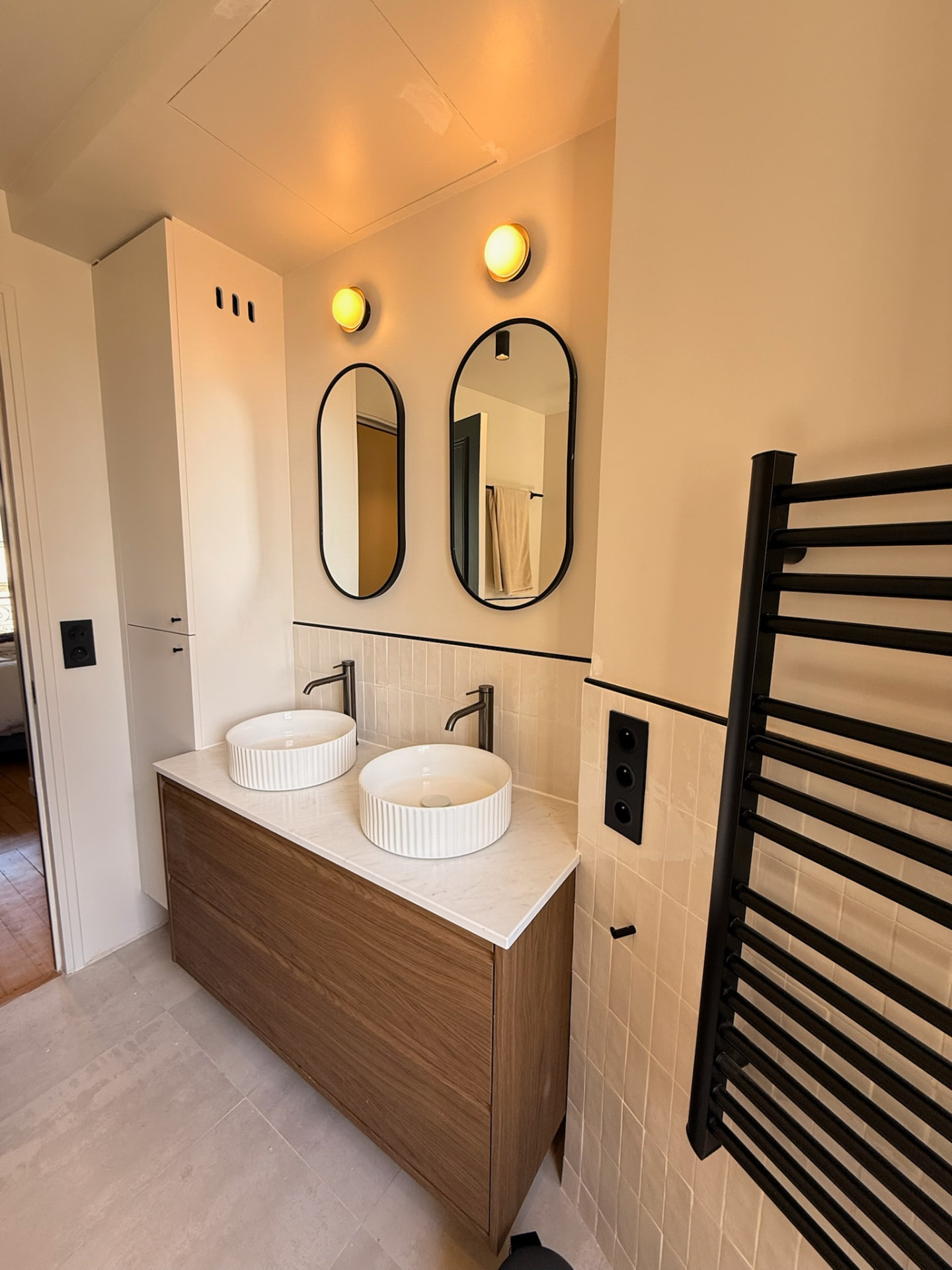 Rénovation complète de salle de bain boulevard de Port-Royal à Paris 13ème, double vasque sur plan marbre
