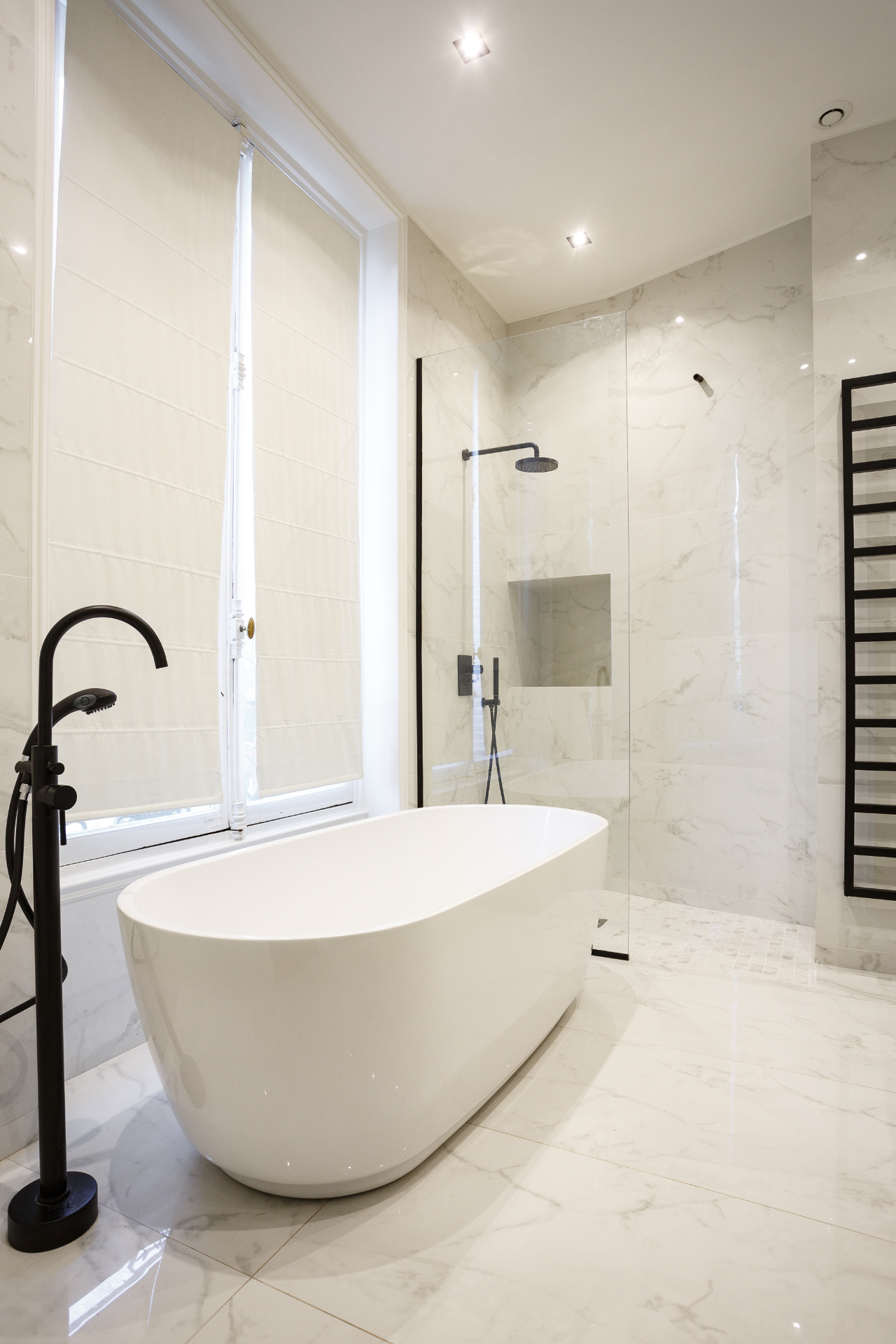 Rénovation salle de bain Paris 8ème — Du dégât des eaux à l'écrin de marbre noir mat